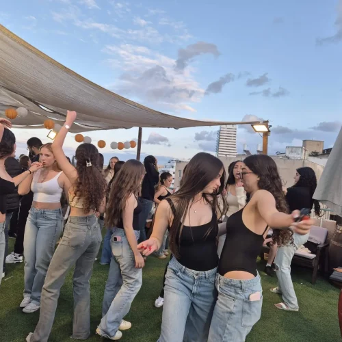 גג למסיבות פרטיות בחיפה עם נוף למפרץ